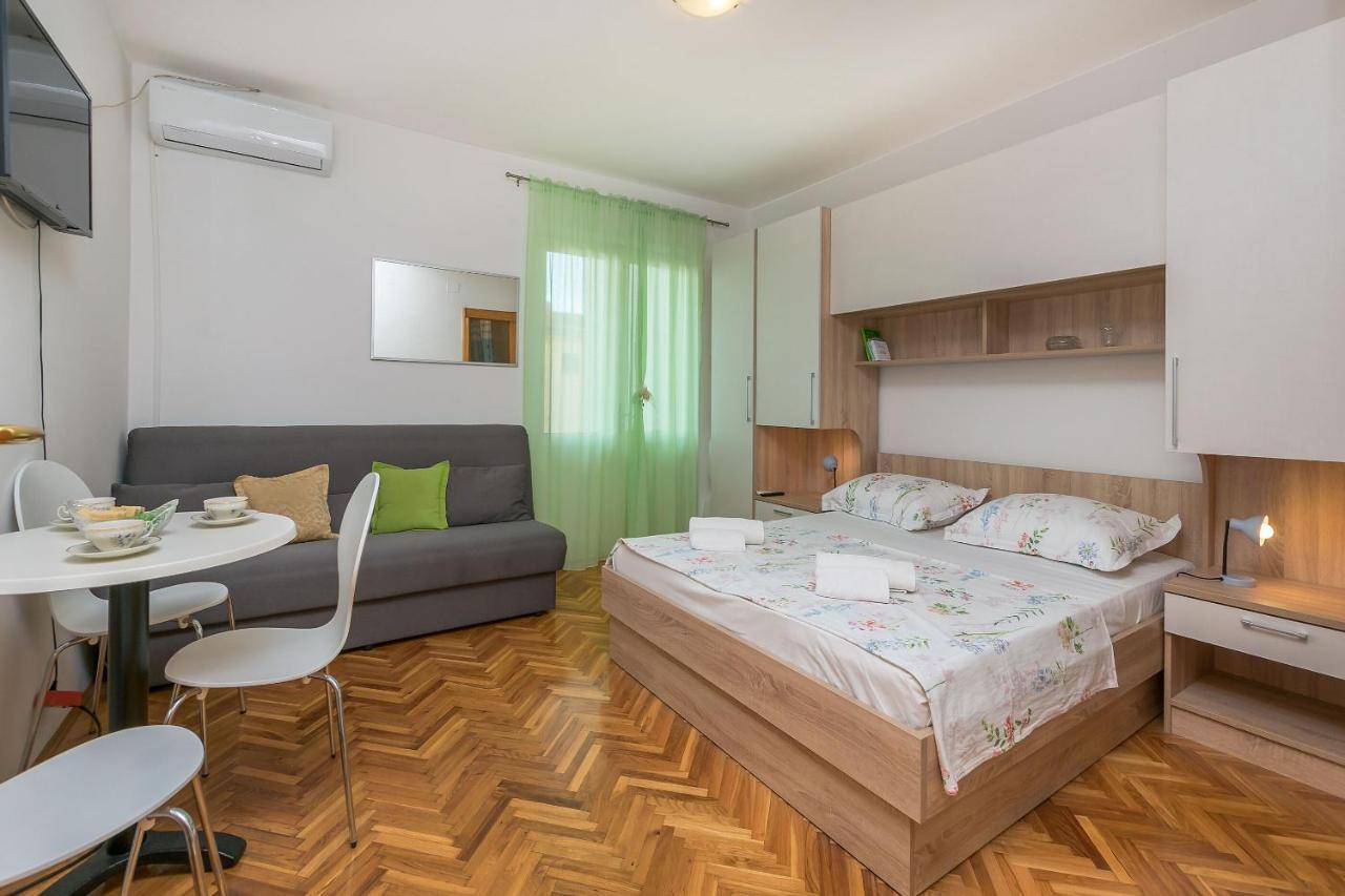 Apartments Nevenka Makarska Buitenkant foto